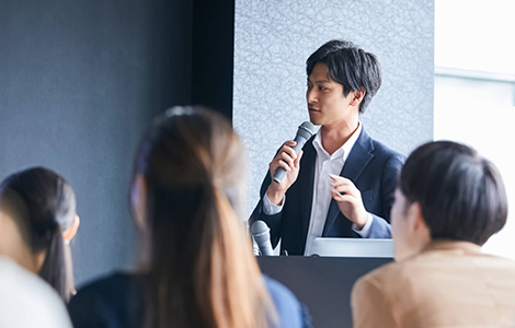 各種セミナー、講習会、講演等の企画、運営、実施